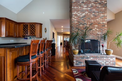 16AndrewWay-08-Truro-w