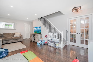 4185 Amboy Rd unit 2, Staten Island, NY 10308 - photo 3