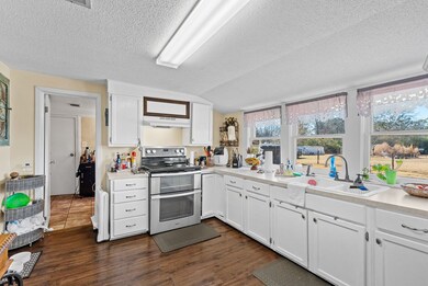 207 Springhill Rd, Laurel, MS 39443 - photo 4