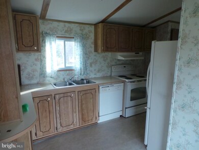 334 Birch Grove Ln, Berkeley Springs, WV 25411 - photo 4