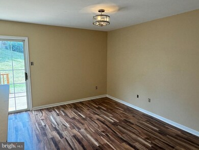 1402 Coventry Pointe Ln unit 142, Pottstown, PA 19465 - photo 7