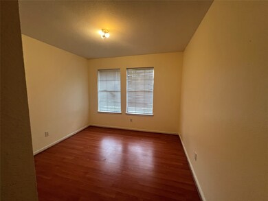9515 Coast Bridge St, Houston, TX 77075 - photo 7