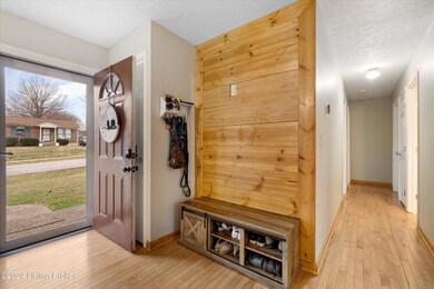 6909 Spourtland Dr, Louisville, KY 40228 - photo 6