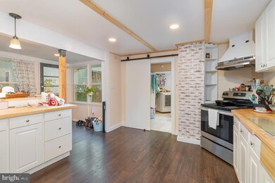 8 E Locust St, Mount Holly Springs, PA 17065 - photo 7