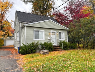 11 Garfield Rd, Parsippany, NJ 07054 - photo 2