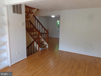 8123 Parkdale Ct, Springfield, VA 22153 - photo 6