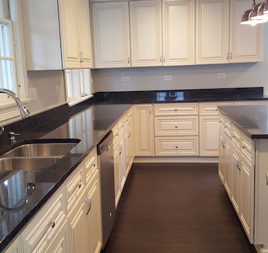 832 N Spring St, Elgin, IL 60120 - photo 2