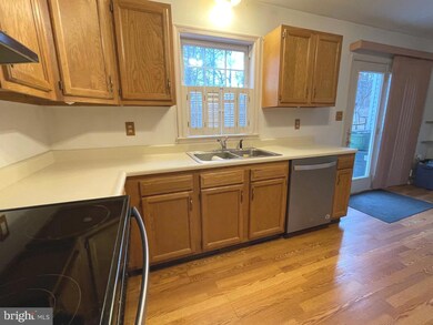 2254 N Point Dr, York, PA 17406 - photo 6