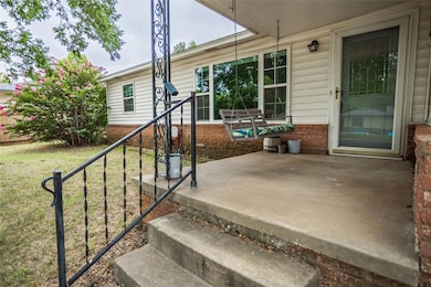 806 Myrtle Dr, Tecumseh, OK 74873 - photo 2