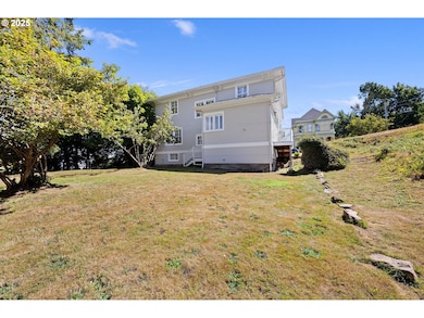 677 17th St, Astoria, OR 97103 - photo 7