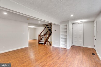 8911 Gutman Ct, Springfield, VA 22153 - photo 6