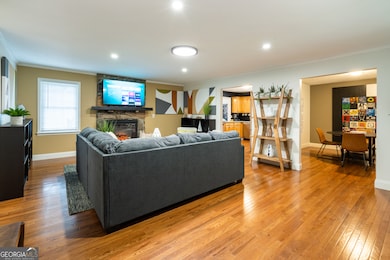 306 Jason Ct, Woodstock, GA 30188 - photo 2