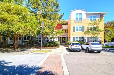 1427 Telfair Exterior