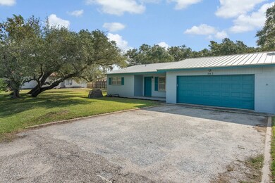 302 Fulton Ave, Rockport, TX 78382 - photo 2