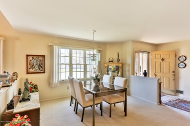 2301 N Chanticleer Ct Toms-large-006-21-