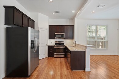 724 Link Rd, Houston, TX 77009 - photo 5