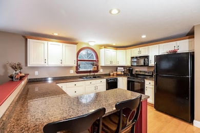 Kitchen-6749344