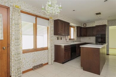 4328 48th St, Des Moines, IA 50310 - photo 5