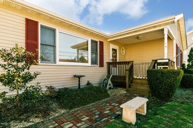 355 Long Branch Ave Long-large-008-10-Fr