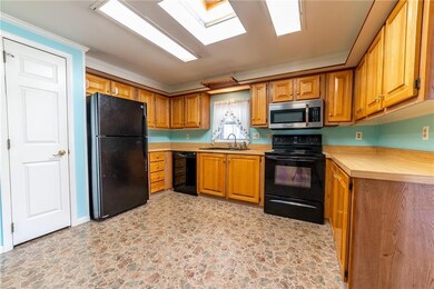 126 Little Pond Rd, Wakefield, RI 02879 - photo 5