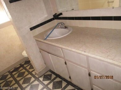 4971 Ridgeview Rd, High Point, NC 27263 - photo 7