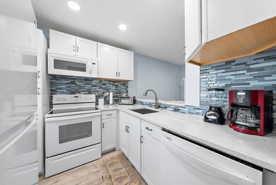 Gulfstream Shores unit 2020, Delray Beach, FL 33483 - photo 6