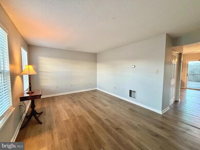 310 Charles Cir, York, PA 17406 - photo 4