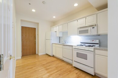 464 Hanover St unit 12, Boston, MA 02113 - photo 3