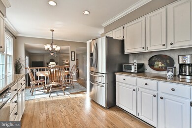 6310 Wilmington Dr, Burke, VA 22015 - photo 3