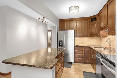 400 Groveland Ave unit 413, Minneapolis, MN 55403 - photo 4