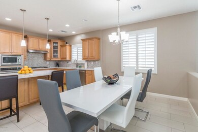 7) DINING AREA