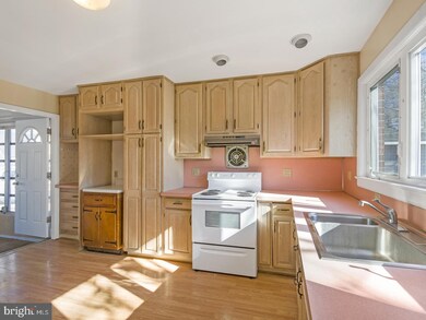 612 Taylor St, Riverside, NJ 08075 - photo 4