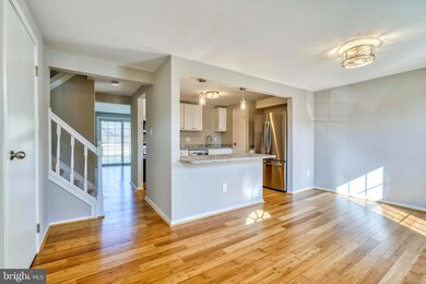 102 Hapsburg Ct, Parkville, MD 21234 - photo 2