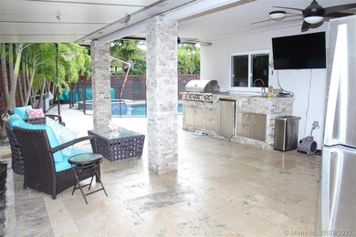 5411 SW 152nd Place Cir, Miami, FL 33185 - photo 5