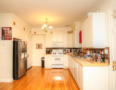 18 Sigourney St unit 18, Jamaica Plain, MA 02130 - photo 5