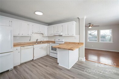 Open Kitchen Ready to Entertain