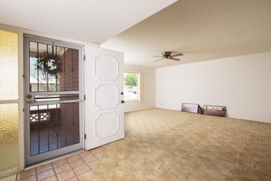 6409_Ellis_Living_2