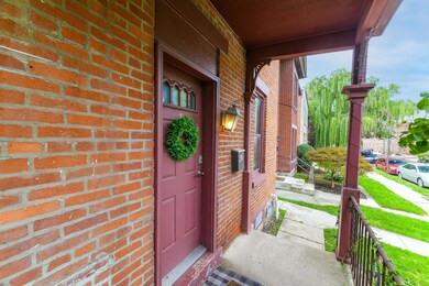 47 E Russell St-5