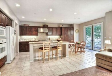 Granite counters and an plenty of counter space ma