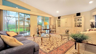 Living area (2)