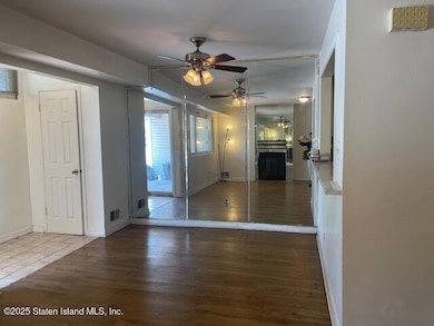 17 Leo St unit A, Staten Island, NY 10314 - photo 4