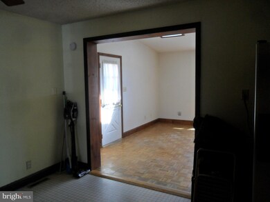 521 W 11th St, New Castle, DE 19720 - photo 5