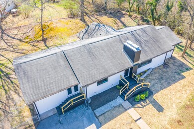 211 Lakeview Dr, Rossville, GA 30741 - photo 4