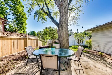 374 N Oaklawn Ave, Elmhurst, IL 60126 - photo 2