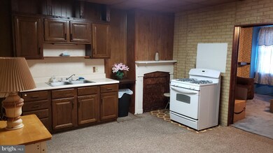 818 Buttonwood St, Reading, PA 19601 - photo 6