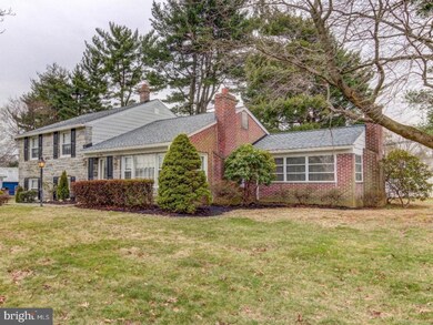 230 Canterbury Dr, Wallingford, PA 19086 - photo 2