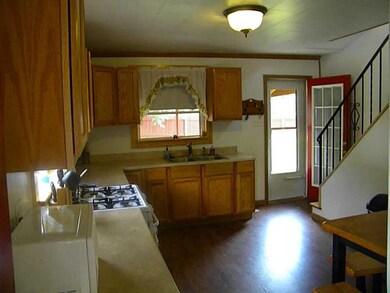 Kitchen. Nice Eat in Kitchen