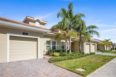 Beautiful curb appeal that gives the Florida feel.