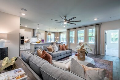 100-Family Room (1)