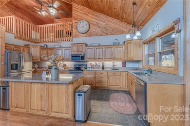 537 Maney Branch Rd, Burnsville, NC 28714 - photo 3